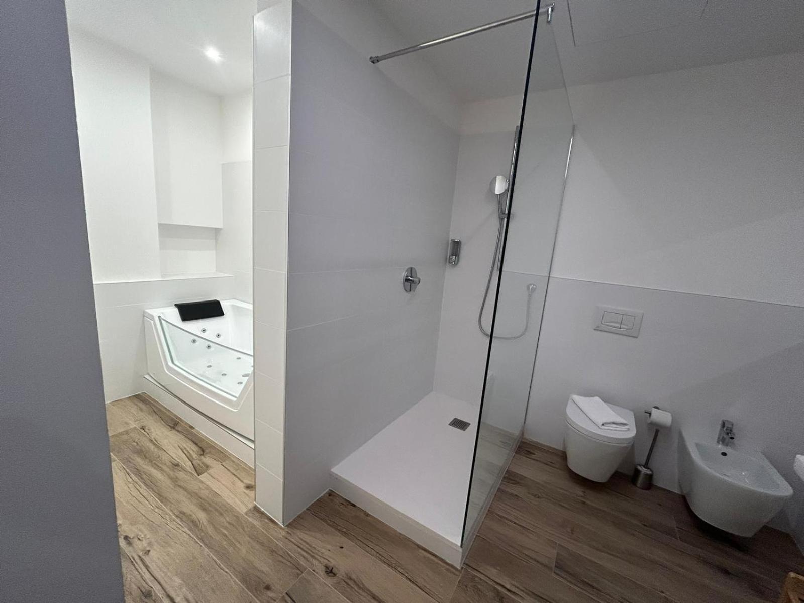 Apartment Teatro Bolzano Bagian luar foto